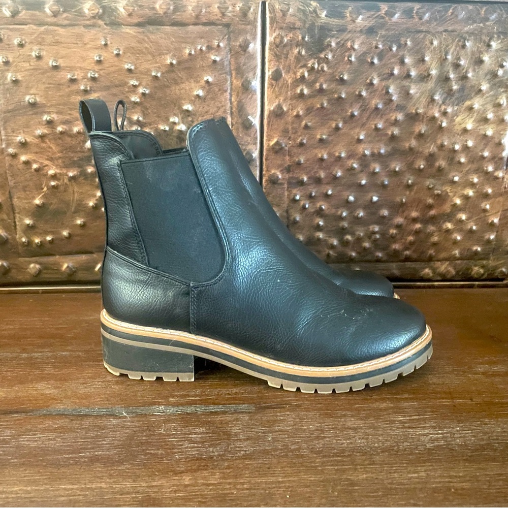 Kensie boots. Size 7.5.